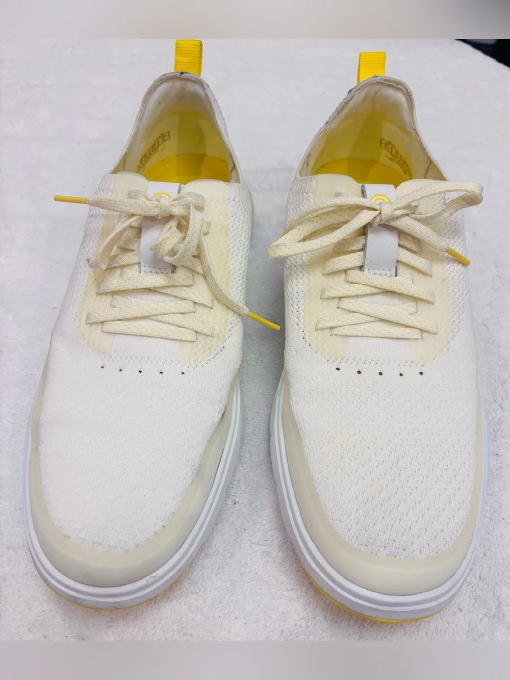 Almost Brand New Men’s Sneakers By Cole Haan - Size 10.5 USA / 43.5 EU- box 80